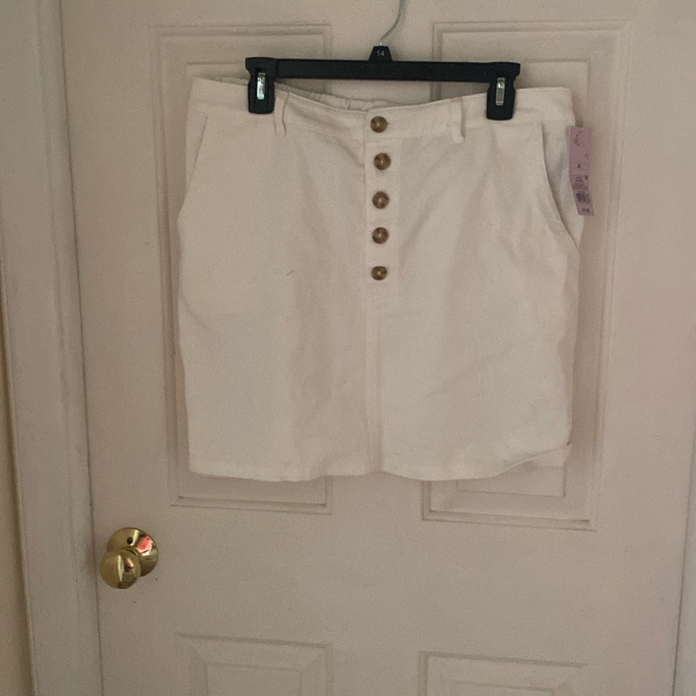 NWT White mini skirt size XL